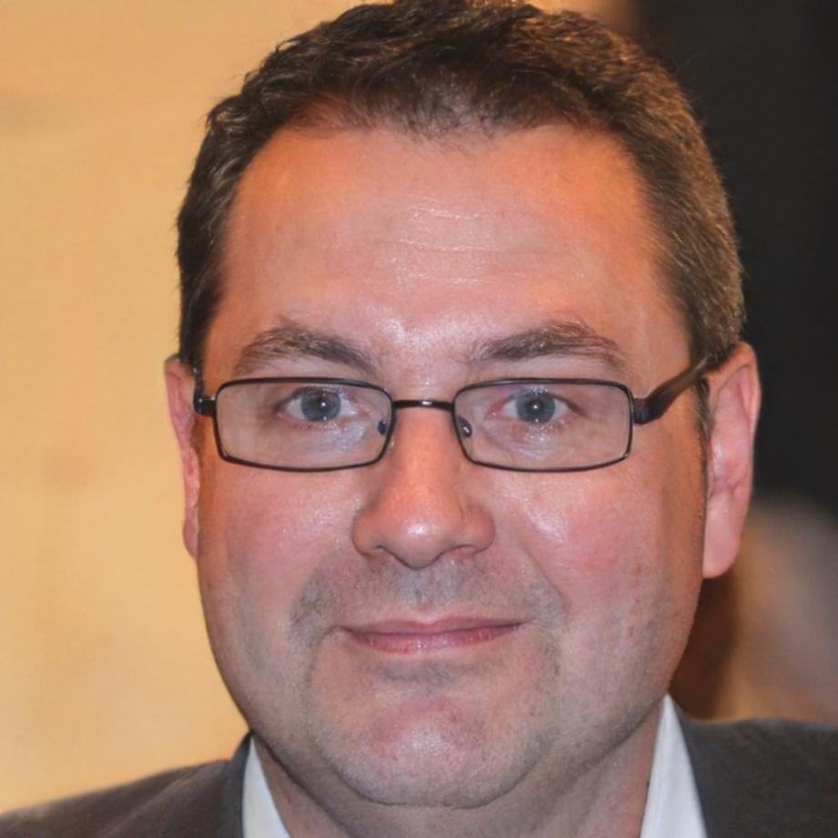 Portrait de Rémi Fontaine, expert en analyse budgétaire